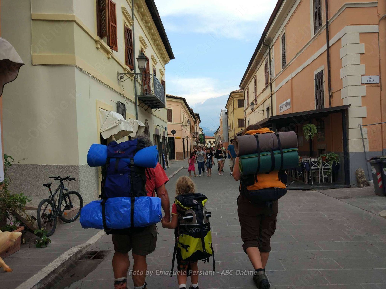 trekking cammino solidarieta pasqua norcia