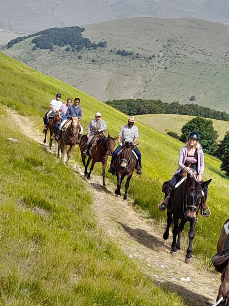 trekking di 2 giorni tra i monti